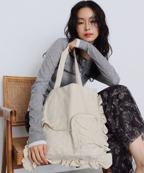 セール】アウトポケットフリルナイロンポケット/A4サイズ収納可能