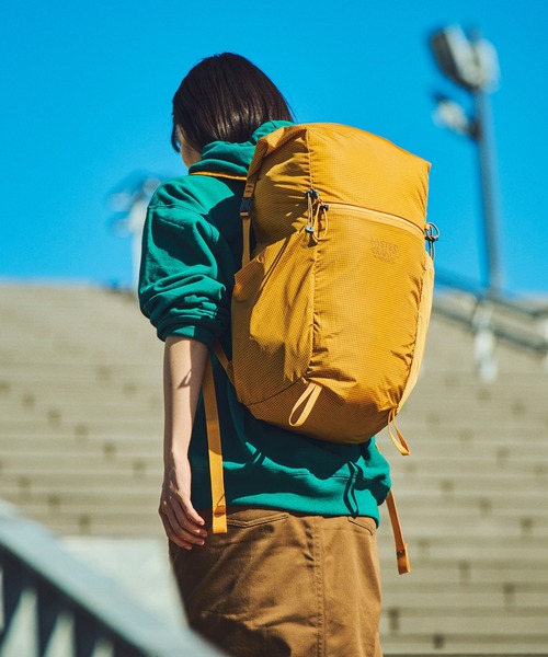 MYSTERY RANCH(ミステリーランチ)の「MYSTERYRANCH/ミステリーランチ IN & OUT 25/イン & アウト 25(バックパック/リュック・メンズ・ブラック/ホワイト/グレー/イエロー・FREE)」の4枚目の写真