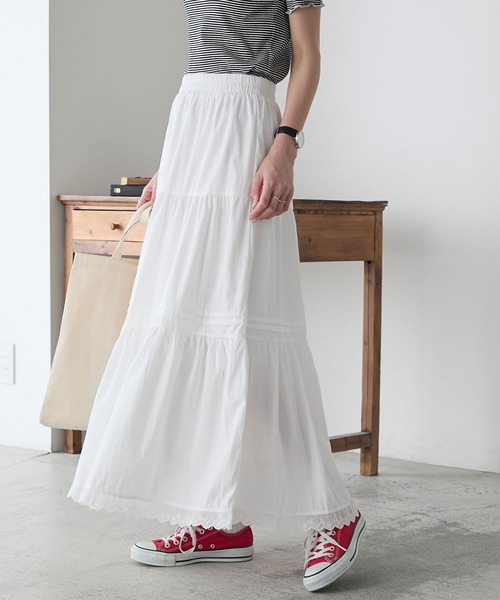 BONLECILL（ボンルシール）の「ピンタックデザイン裾レースギャザーロングスカート（スカート・レディース・ホワイト/ブラック・FREE）」の12枚目の写真