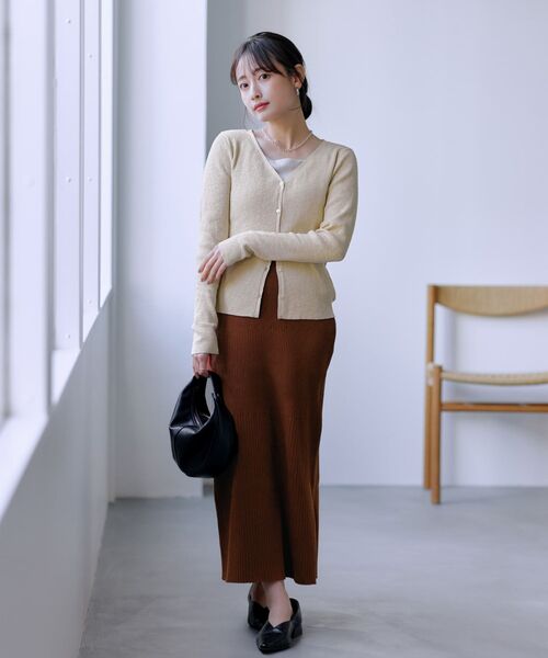 COHINA(コヒナ)の「スラブリブシェイプカーディガン 【低身長・小柄女性】(カーディガン/ボレロ・レディース・ベージュ/ホワイト/レッド・ONE SIZE)」の10枚目の写真
