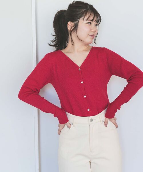 COHINA(コヒナ)の「スラブリブシェイプカーディガン 【低身長・小柄女性】(カーディガン/ボレロ・レディース・ベージュ/ホワイト/レッド・ONE SIZE)」の12枚目の写真