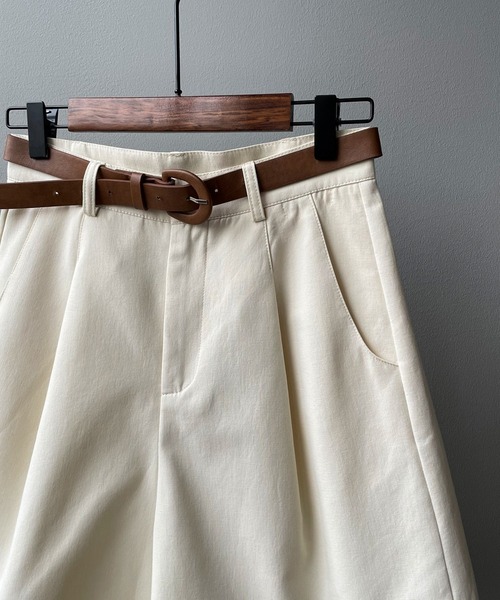 Teem Store（チームストア）の「ベルト付き タックハーフショートパンツ（その他パンツ・レディース・ホワイト/ベージュ/ブラック・S/M）」の6枚目の写真