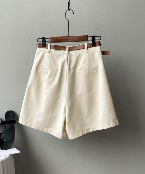 Teem Store（チームストア）の「ベルト付き タックハーフショートパンツ（その他パンツ・レディース・ホワイト/ベージュ/ブラック・S/M）」の7枚目の写真