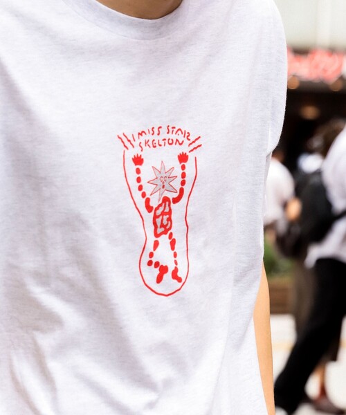 TOKYO CULTUART by BEAMS（トウキョウカルチャートバイビームス）の「norahi / starskel Tee Shirt　Hologram（Tシャツ/カットソー・レディース・ライトグレー/チャコールグレー・LARGE/SMALL/MEDIUM/X-LARGE）」の7枚目の写真