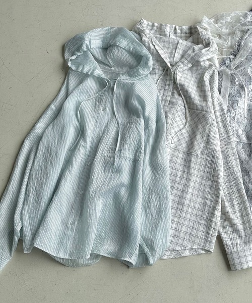 OLIVE des OLIVE(オリーブデオリーブ)の「フードBigシャツ(シャツ/ブラウス・レディース・ネイビー/サックスブルー/アイボリー/オフホワイト・FREE)」の11枚目の写真