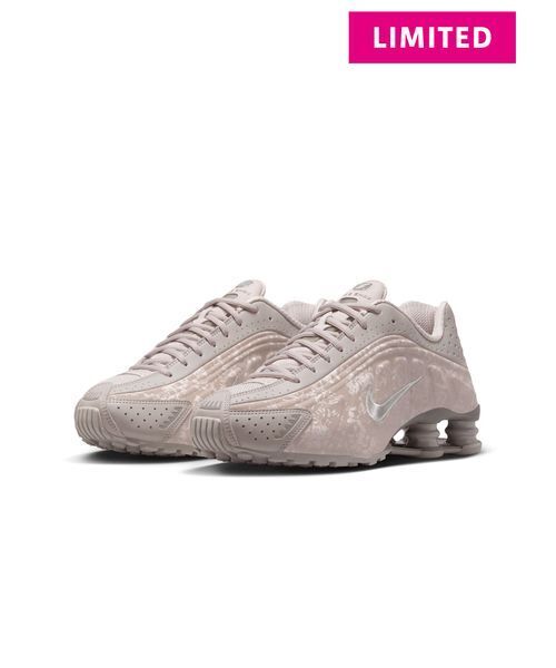 NIKE】SHOX R4（スニーカー）｜NIKE（ナイキ）のファッション