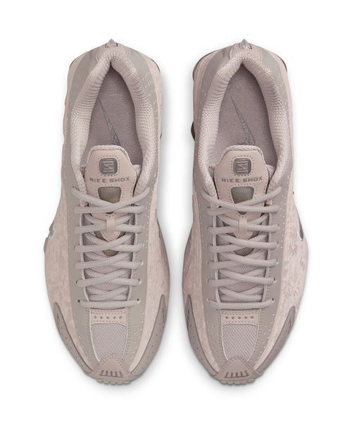 NIKE（ナイキ）の「【NIKE】SHOX R4（スニーカー・レディース・グレー・23cm/23.5cm/24cm/24.5cm/25cm/25.5cm/26cm/26.5cm/27cm/28cm/27.5cm）」の7枚目の写真