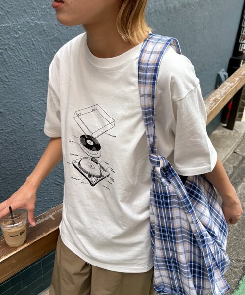 CIAOPANIC TYPY（チャオパニックティピー）の「【UNISEX】レコードTEE（Tシャツ/カットソー・レディース・ホワイト/グレー/ブラック・MEDIUM/LARGE）」の6枚目の写真