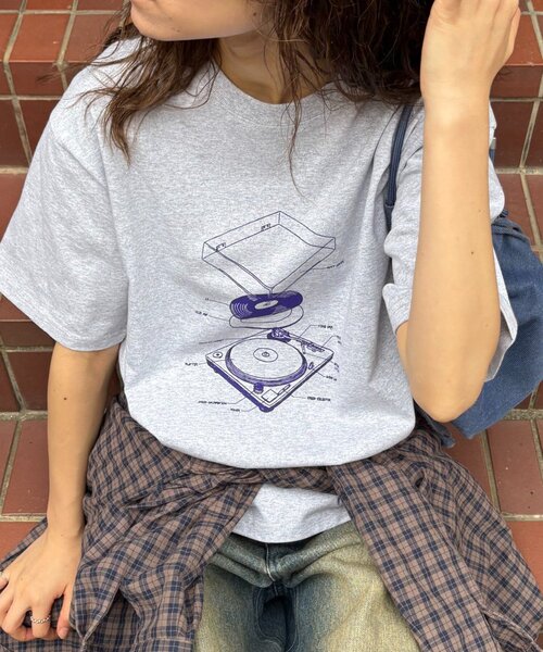 CIAOPANIC TYPY（チャオパニックティピー）の「【UNISEX】レコードTEE（Tシャツ/カットソー・レディース・ホワイト/グレー/ブラック・MEDIUM/LARGE）」の22枚目の写真