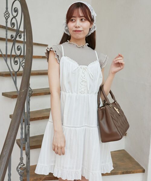 MAJESTIC LEGON（マジェスティックレゴン）の「ノースリフリルメロウリブトップス（Tシャツ/カットソー・レディース・アイボリー/グレイッシュベージュ/イエロー/モカ/ライトグリーン/ブルー/ネイビー/ブラック系その他/ブラック/ボルドー・MEDIUM）」の4枚目の写真