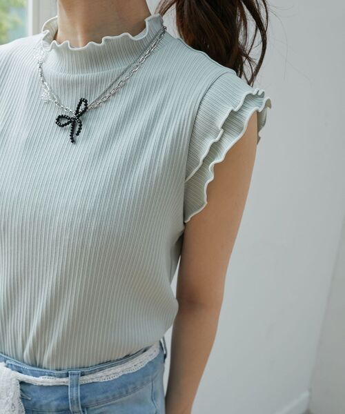 MAJESTIC LEGON(マジェスティックレゴン)の「ノースリフリルメロウリブトップス(Tシャツ/カットソー・レディース・アイボリー/グレイッシュベージュ/イエロー/モカ/ライトグリーン/ブルー/ネイビー/ブラック系その他/ブラック/ボルドー・MEDIUM)」の16枚目の写真