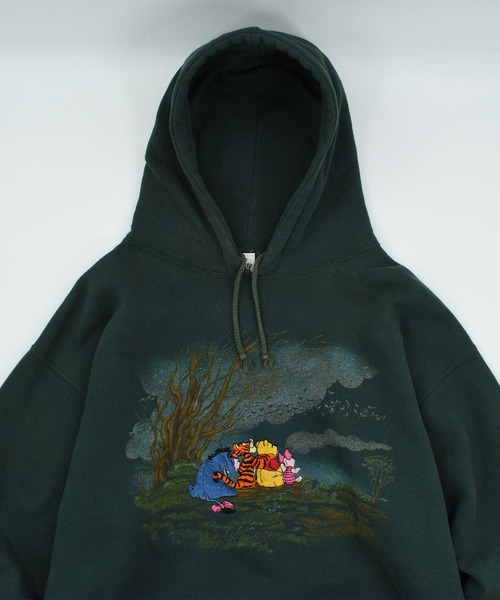 DISNEY VINTAGE（ディズニーヴィンテージ）の「【ヴィンテージ古着】90’s Disney “Pooh＆Friends” キャラクター スウェット USA製（パーカー・メンズ・グリーン・LARGE）」の2枚目の写真