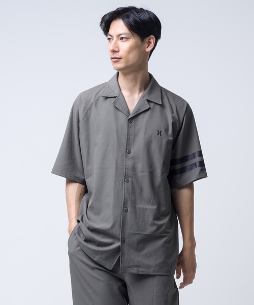 Hurley (ハーレー)の「【Hurley/ハーレー】撥水ストレッチ半袖シャツ ファントム 速乾性 PHANTOM ZUMA OVRSZD SS SHIRTS おしゃれなギフトに最適!(シャツ/ブラウス・メンズ・ブラック/カーキブラウン・LARGE/MEDIUM/SMALL/X-LARGE)」の1枚目の写真