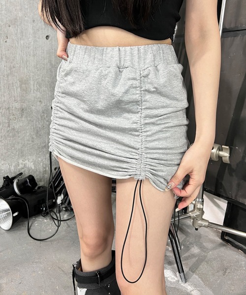 Figments（フィグメンツ）の「ドロストギャザーミニスカート（スカート・レディース・ブラック/グレー・FREE）」の6枚目の写真