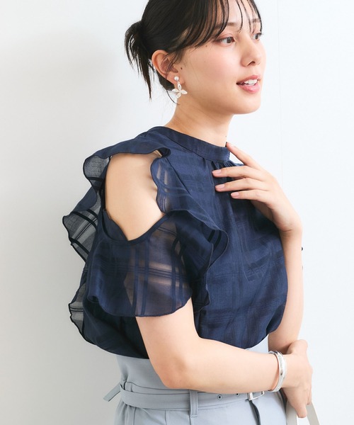 VIS(ビス)の「【洗える】2WAYショルダーシアーチェックブラウス(シャツ/ブラウス・レディース・ピンク系その他2/ネイビー/ベージュ系その他・FREE)」の3枚目の写真