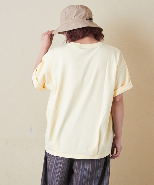 CUBE SUGAR(キューブシュガー)の「21/-シルケット風天竺接触冷感裾タックTシャツ(Tシャツ/カットソー・レディース・イエロー/ネイビー/ホワイト/ブルー/マルチ・M)」の22枚目の写真
