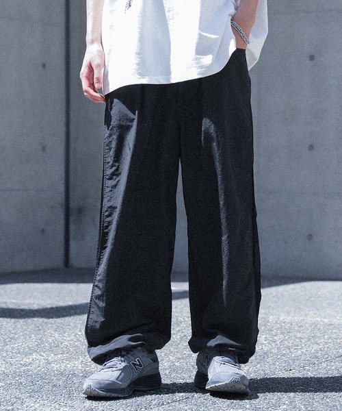 MDR(エムディアール)の「冷感サイドタックナイロンパンツ(その他パンツ・メンズ・グレイッシュベージュ/ブラック・L/M)」の7枚目の写真