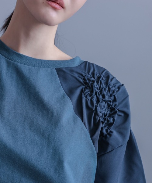 kOhAKU（コハク）の「異素材シャーリング切替カットソー（Tシャツ/カットソー・レディース・ブラック/ブルー・2/1）」の20枚目の写真
