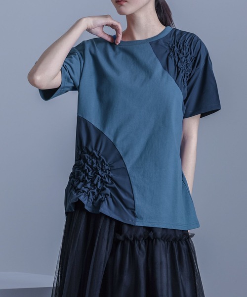 kOhAKU（コハク）の「異素材シャーリング切替カットソー（Tシャツ/カットソー・レディース・ブラック/ブルー・2/1）」の12枚目の写真