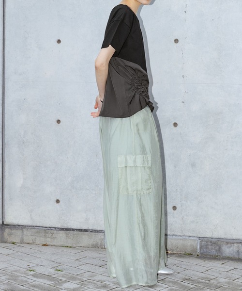 kOhAKU（コハク）の「異素材シャーリング切替カットソー（Tシャツ/カットソー・レディース・ブラック/ブルー・2/1）」の8枚目の写真