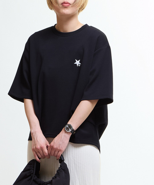 CONVERSE TOKYO（コンバーストウキョウ）の「OVERSIZED SIDE TUCK TEE（Tシャツ/カットソー・レディース・イエロー/ホワイト/ブラック・FREE）」の3枚目の写真