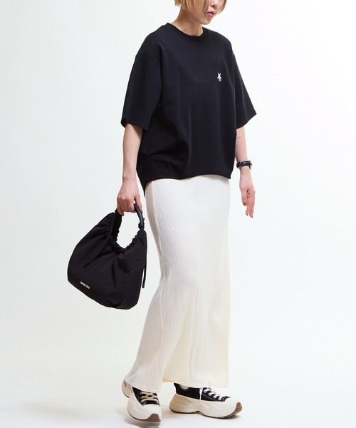 CONVERSE TOKYO（コンバーストウキョウ）の「OVERSIZED SIDE TUCK TEE（Tシャツ/カットソー・レディース・イエロー/ホワイト/ブラック・FREE）」の8枚目の写真