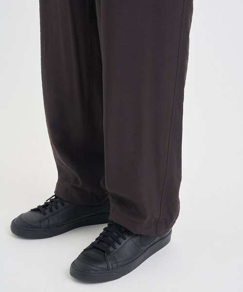 THE TOKYO(ザトウキョウ)の「【THE TOKYO/ザトウキョウ】251gのイージーパンツ/着ていることを忘れるくらい軽い服(スラックス・メンズ・ブラウン/ブラック・46/48)」の11枚目の写真