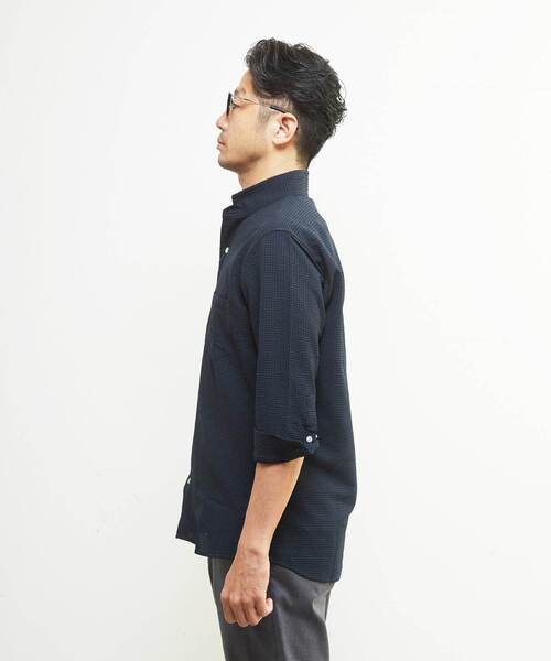 MEN'S MELROSE(メンズメルローズ)の「ドットエアー7分袖ワンピースカラーシャツ | 軽量 / ストレッチ / 吸水速乾(シャツ/ブラウス・メンズ・チェック/ネイビー/ホワイト・4/3/2)」の11枚目の写真