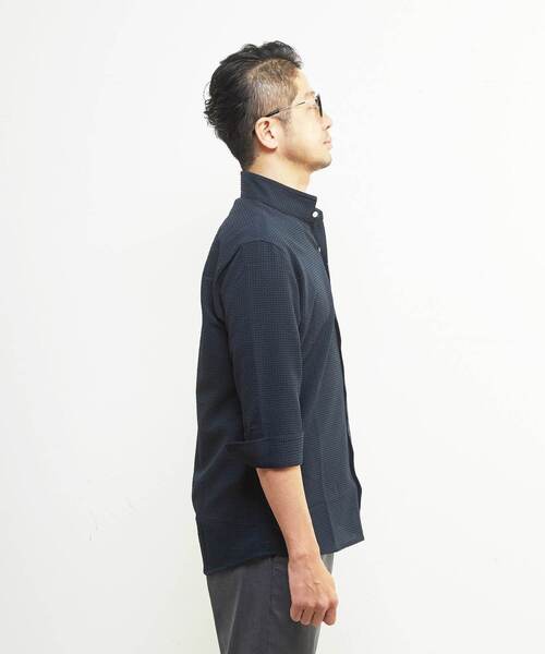 MEN'S MELROSE(メンズメルローズ)の「ドットエアー7分袖ワンピースカラーシャツ | 軽量 / ストレッチ / 吸水速乾(シャツ/ブラウス・メンズ・チェック/ネイビー/ホワイト・4/3/2)」の13枚目の写真