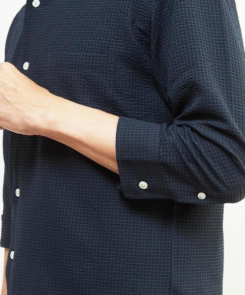 MEN'S MELROSE(メンズメルローズ)の「ドットエアー7分袖ワンピースカラーシャツ | 軽量 / ストレッチ / 吸水速乾(シャツ/ブラウス・メンズ・チェック/ネイビー/ホワイト・4/3/2)」の15枚目の写真