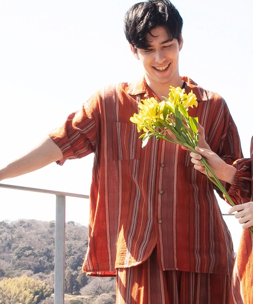 チャイハネ(チャイハネ)の「【チャイハネ】インド綿ストライプ織り デルアMEN'S開襟シャツ(シャツ/ブラウス・メンズ・オレンジ/グリーン/ホワイト・FREE)」の2枚目の写真