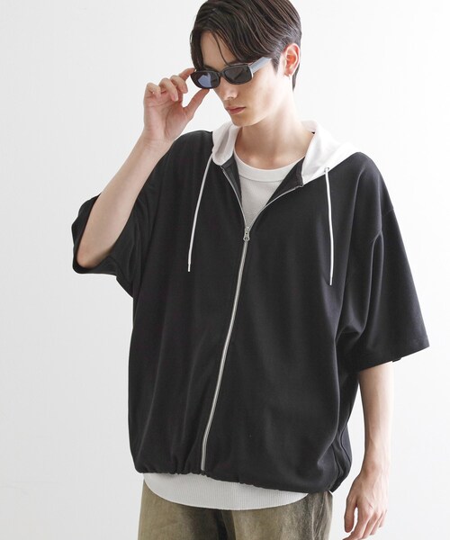 tk.TAKEO KIKUCHI(ティーケータケオキクチ)の「◆ドルマンジップパーカ(パーカー・メンズ・ブラック/ホワイト系5/ブラック系4/ライトグレー・02/03)」の1枚目の写真