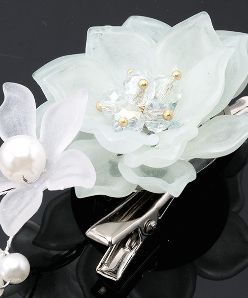 SOUBIEN(ソウビエン)の「flower髪飾り(和装小物・レディース・ホワイト系/ブルーグリーン/イエロー/オレンジ/コーラルピンク/ライトグリーン/パープル系/ライトピンク・FREE)」の16枚目の写真