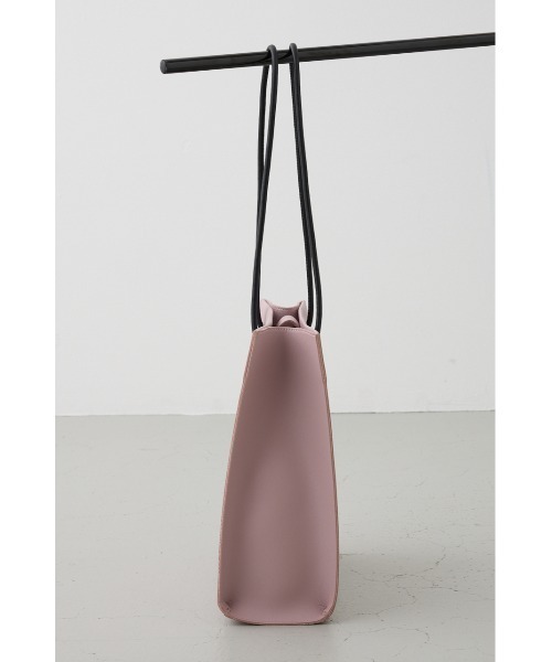 AZUL by moussy（アズールバイマウジー）の「ナローハンドルショッパーバッグ（トートバッグ・レディース・シルバー/ブラック/ブラウン系その他/ピンク・FREE）」の17枚目の写真