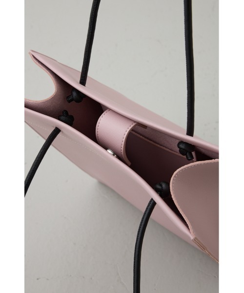 AZUL by moussy（アズールバイマウジー）の「ナローハンドルショッパーバッグ（トートバッグ・レディース・シルバー/ブラック/ブラウン系その他/ピンク・FREE）」の13枚目の写真