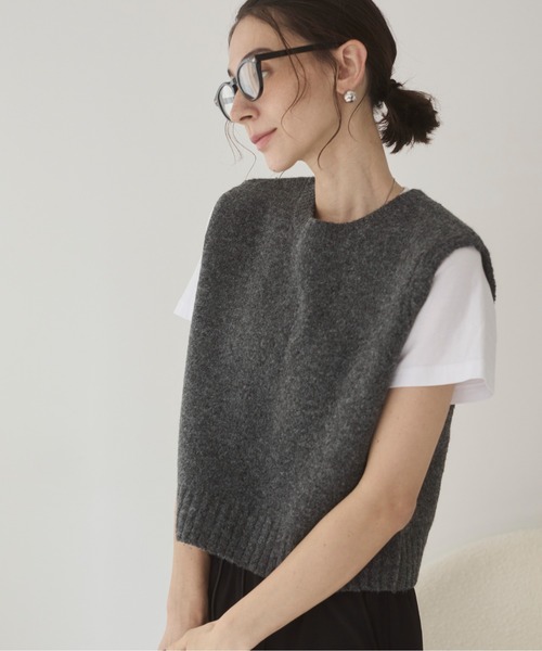 ANGIE（アンジー）の「バックオープン ニット ベスト（ベスト・レディース・チャコール/ベージュ/ブラウン・FREE）」の21枚目の写真