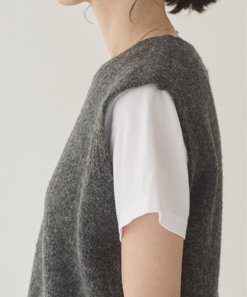 ANGIE（アンジー）の「バックオープン ニット ベスト（ベスト・レディース・チャコール/ベージュ/ブラウン・FREE）」の15枚目の写真