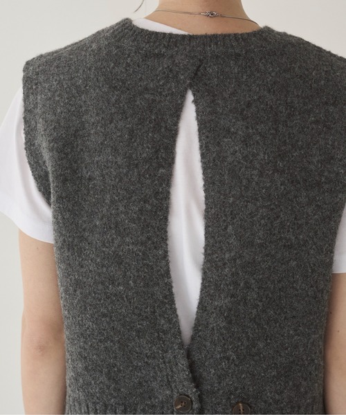 ANGIE（アンジー）の「バックオープン ニット ベスト（ベスト・レディース・チャコール/ベージュ/ブラウン・FREE）」の16枚目の写真