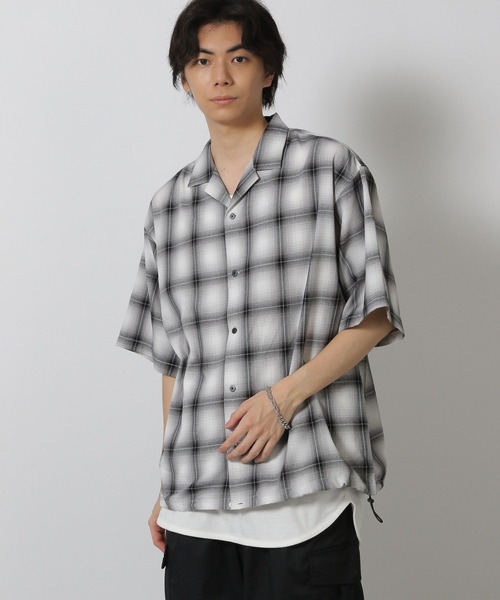 LAKOLE（ラコレ）の「裾ドロスト半袖シャツ / 571777（シャツ/ブラウス・メンズ・グレー/ホワイト/ブラウン/ライトグリーン・MEDIUM/LARGE）」の2枚目の写真