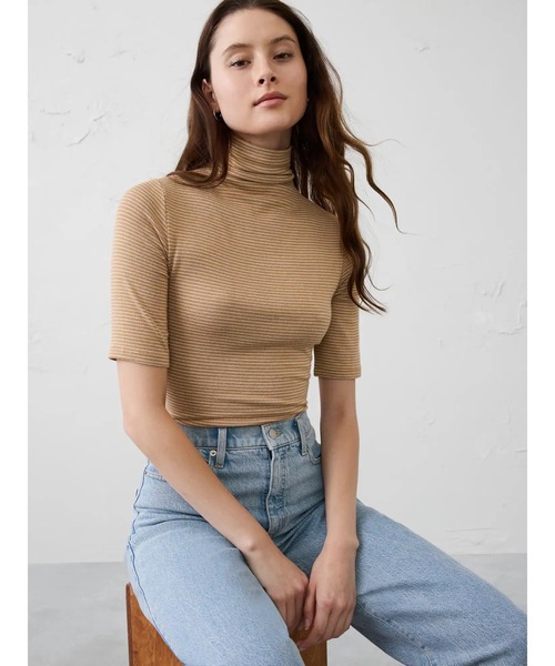 BANANA REPUBLIC FACTORY STORE(バナナリパブリック ファクトリーストア)の「BANANA REPUBLIC FACTORY STORE ソフトラックス タートルネックトップ(Tシャツ/カットソー・レディース・ブラック/パープル系その他/ベージュ/アッシュブラウン/ブラウン・S/M/XS/L)」の4枚目の写真