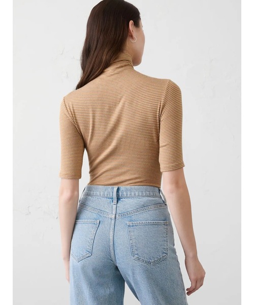 BANANA REPUBLIC FACTORY STORE(バナナリパブリック ファクトリーストア)の「BANANA REPUBLIC FACTORY STORE ソフトラックス タートルネックトップ(Tシャツ/カットソー・レディース・ブラック/パープル系その他/ベージュ/アッシュブラウン/ブラウン・S/M/XS/L)」の6枚目の写真