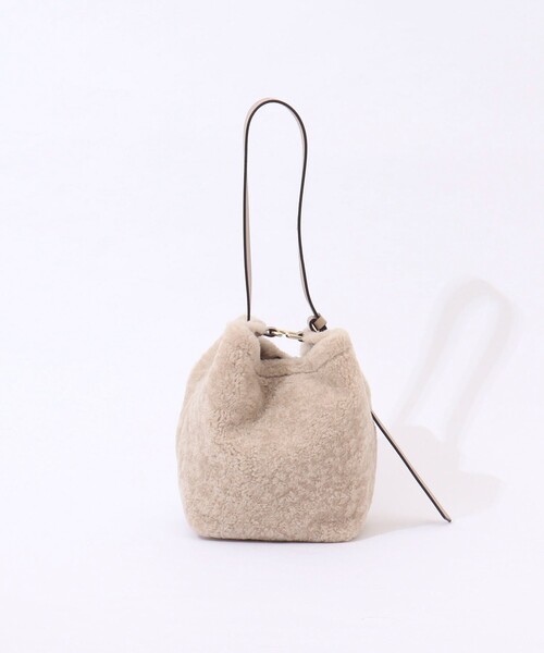 LORISTELLA（ロリステッラ）の「【LORISTELLA/ロリステッラ】別注キューブワンハンドルムートンバッグ（ショルダーバッグ・レディース・ベージュ・FREE）」の3枚目の写真