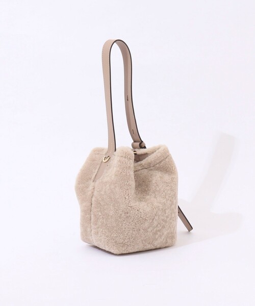 LORISTELLA（ロリステッラ）の「【LORISTELLA/ロリステッラ】別注キューブワンハンドルムートンバッグ（ショルダーバッグ・レディース・ベージュ・FREE）」の5枚目の写真