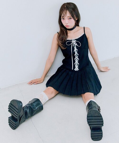 OLIVE des OLIVE（オリーブデオリーブ）の「レースアッププリーツキャミワンピース（ワンピース・レディース・ブラック/ドット・FREE）」の15枚目の写真