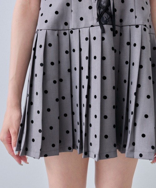 OLIVE des OLIVE（オリーブデオリーブ）の「レースアッププリーツキャミワンピース（ワンピース・レディース・ブラック/ドット・FREE）」の3枚目の写真