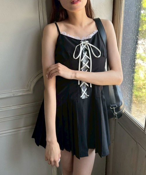 OLIVE des OLIVE（オリーブデオリーブ）の「レースアッププリーツキャミワンピース（ワンピース・レディース・ブラック/ドット・FREE）」の11枚目の写真