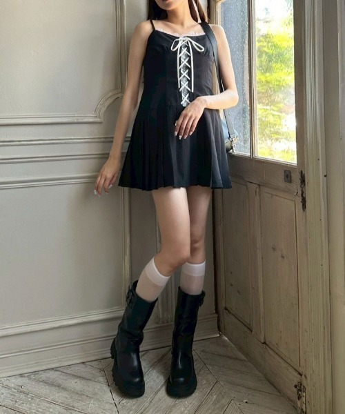 OLIVE des OLIVE（オリーブデオリーブ）の「レースアッププリーツキャミワンピース（ワンピース・レディース・ブラック/ドット・FREE）」の13枚目の写真