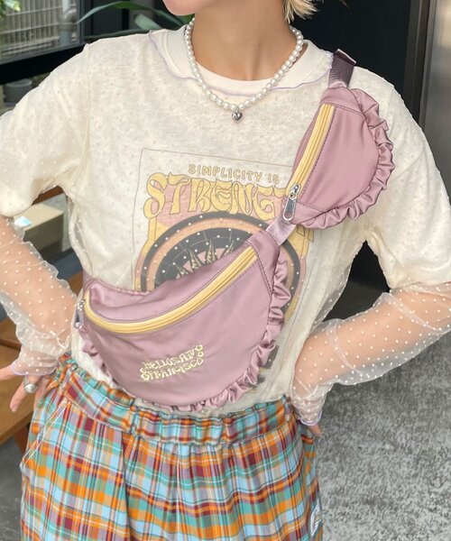 HELLO.SANFRANCISCO（ハローサンフランシスコ）の「【HELLO.SANFRANCISCO/ハローサンフランシスコ】サテンフリルコンビウエストBAG（ボディバッグ/ウエストポーチ・レディース・イエロー/パープル・FREE）」の2枚目の写真