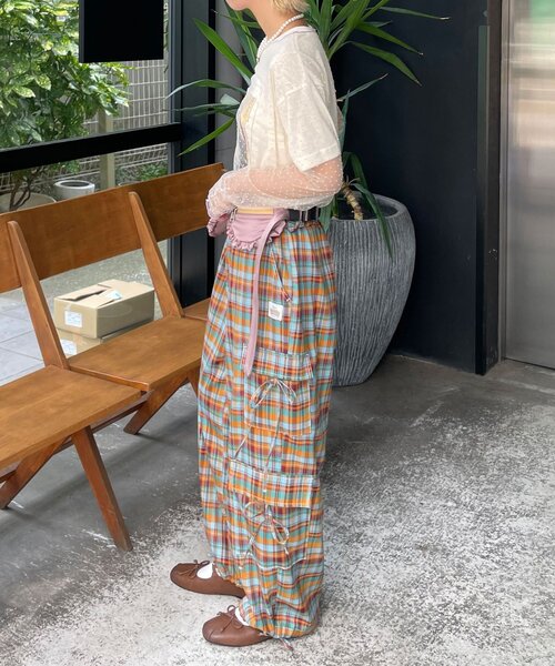 HELLO.SANFRANCISCO（ハローサンフランシスコ）の「【HELLO.SANFRANCISCO/ハローサンフランシスコ】サテンフリルコンビウエストBAG（ボディバッグ/ウエストポーチ・レディース・イエロー/パープル・FREE）」の18枚目の写真