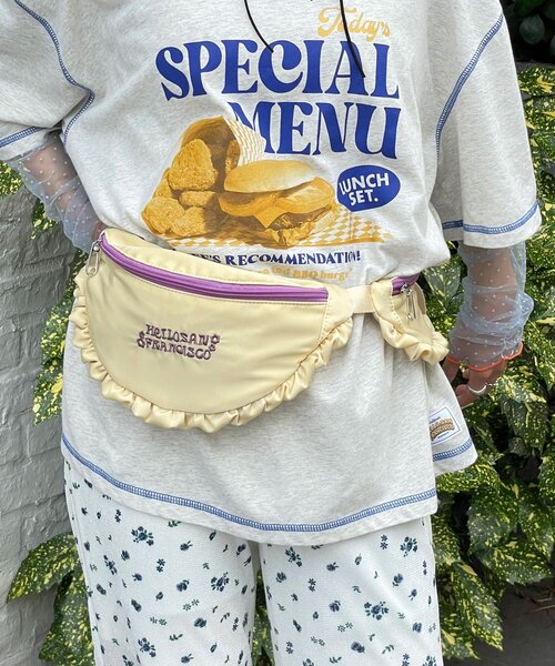 HELLO.SANFRANCISCO（ハローサンフランシスコ）の「【HELLO.SANFRANCISCO/ハローサンフランシスコ】サテンフリルコンビウエストBAG（ボディバッグ/ウエストポーチ・レディース・イエロー/パープル・FREE）」の5枚目の写真
